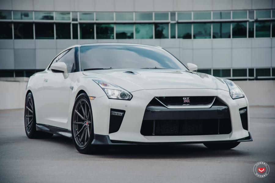  Nissan GT-R on Vossen Wheels (M-X2) 2019 года  (фото 20 из 26)